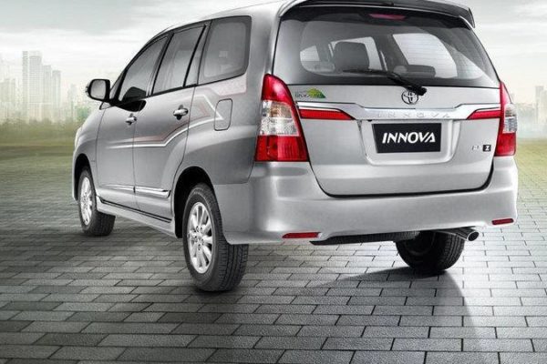Toyota-Innova-Rear-view-48262